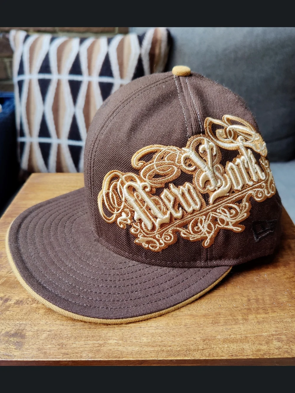 Vtg New Era 59FIFTY MLB New York Yankees Side Script Wordmark Brown Gold Wool